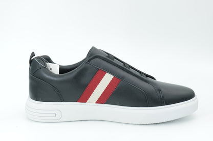 Casual sneakers