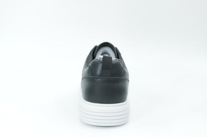 Casual sneakers