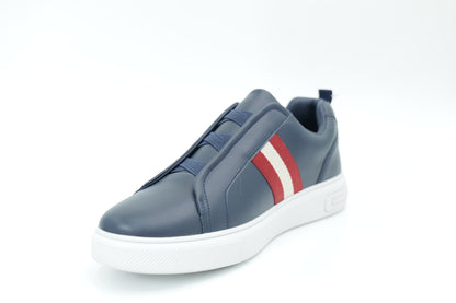 Casual sneakers