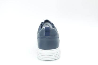 Casual sneakers
