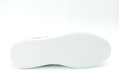 Casual sneakers