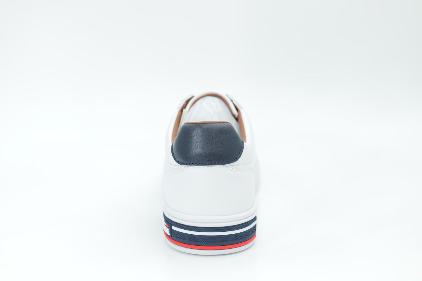 Casual sneakers