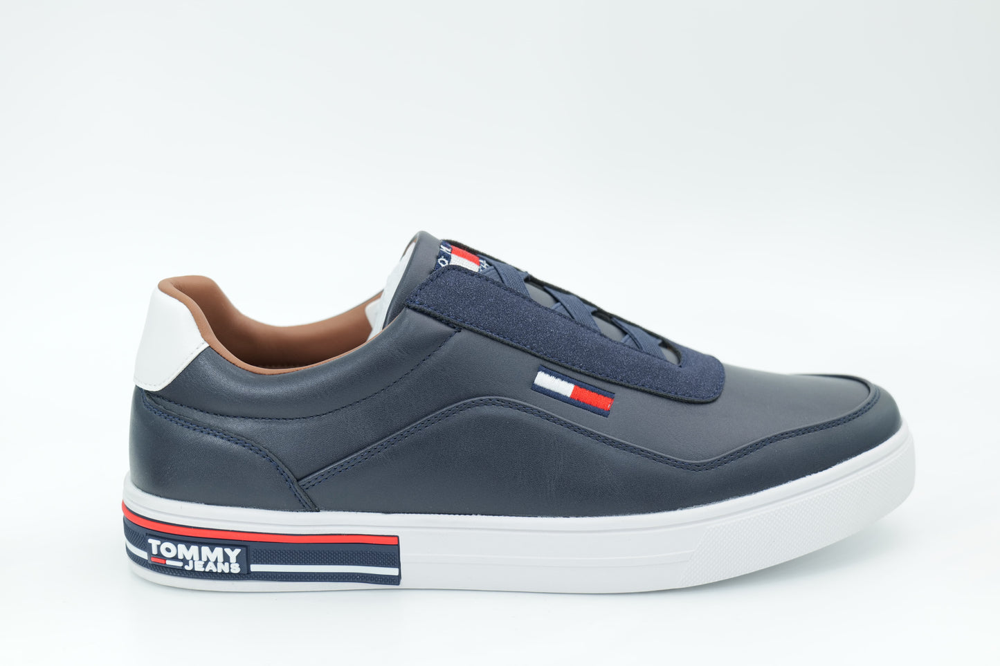 Casual sneakers