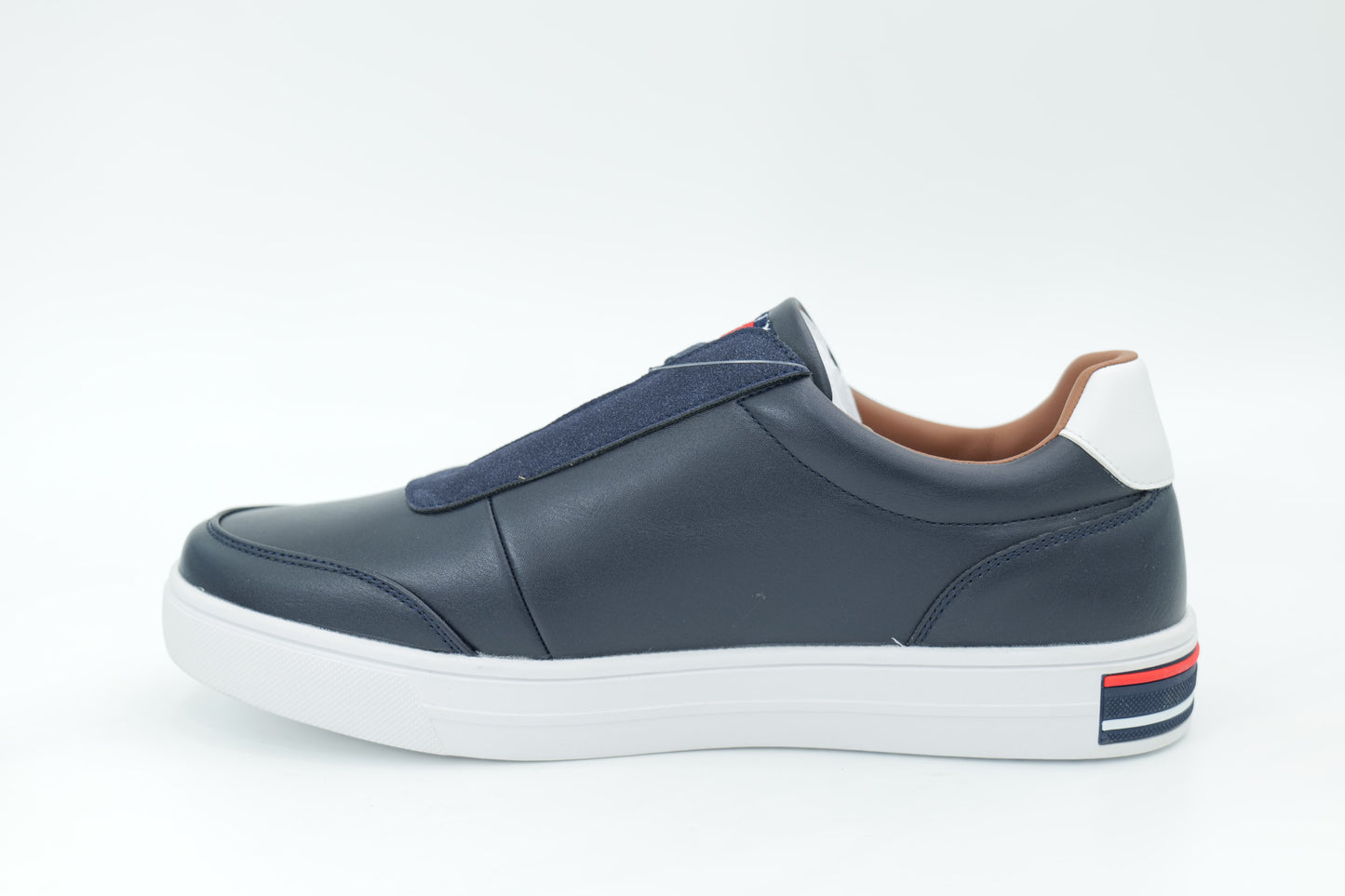 Casual sneakers