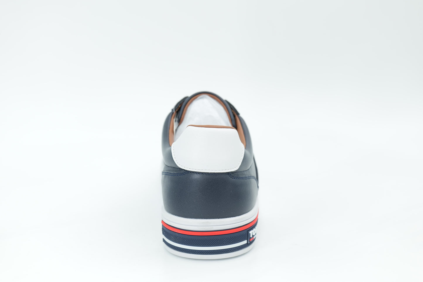 Casual sneakers
