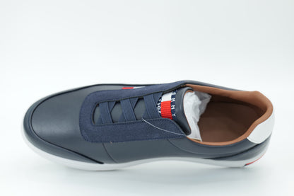 Casual sneakers