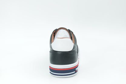 Casual sneakers