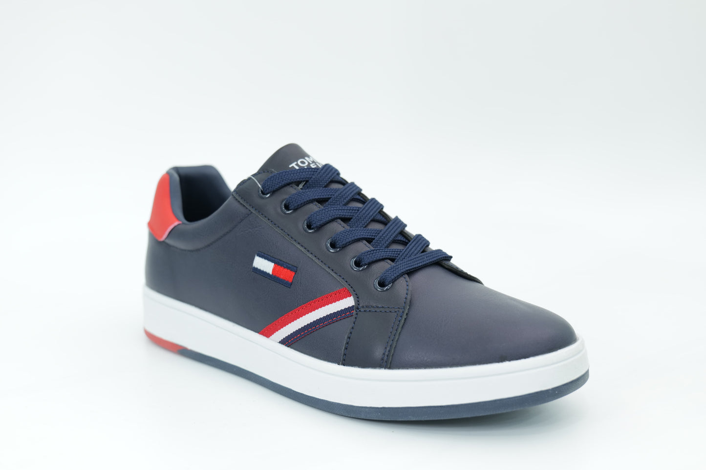 Casual sneakers