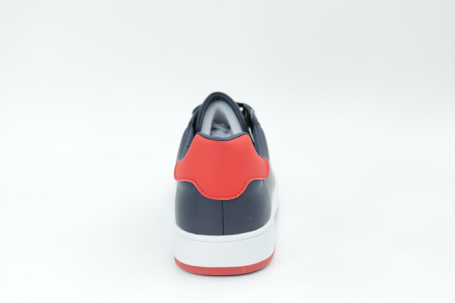 Casual sneakers