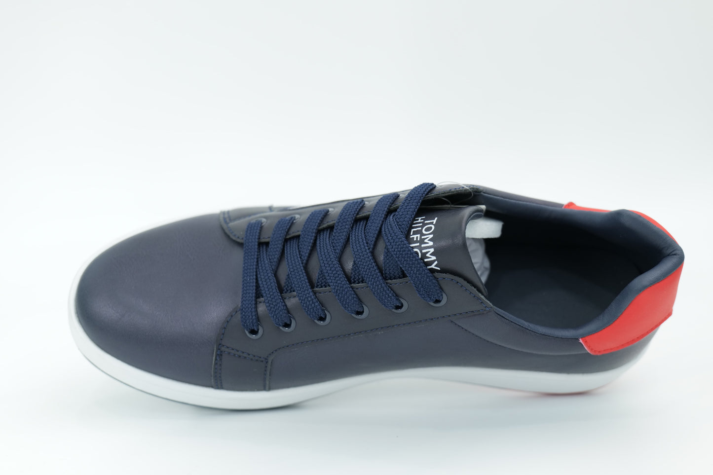 Casual sneakers