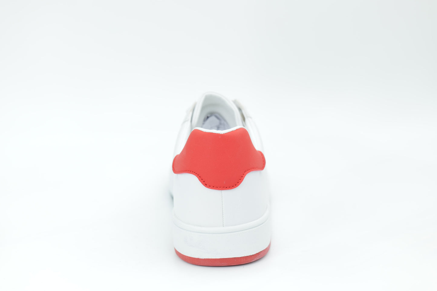 Casual sneakers