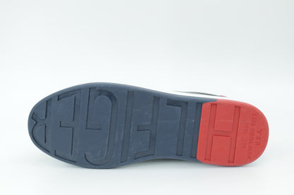 Casual sneakers