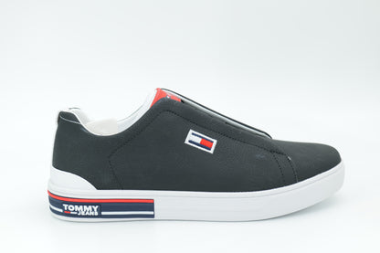 Casual sneakers