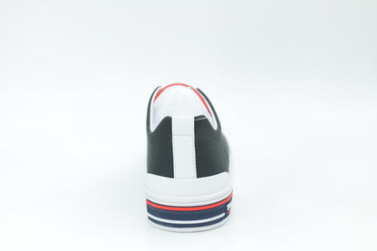 Casual sneakers