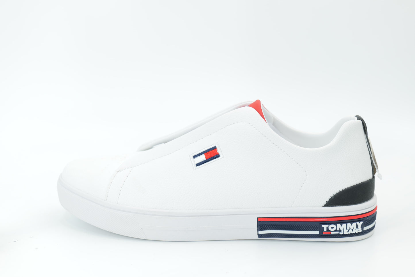 Casual sneakers