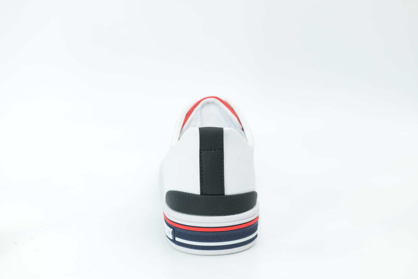 Casual sneakers