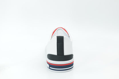 Casual sneakers