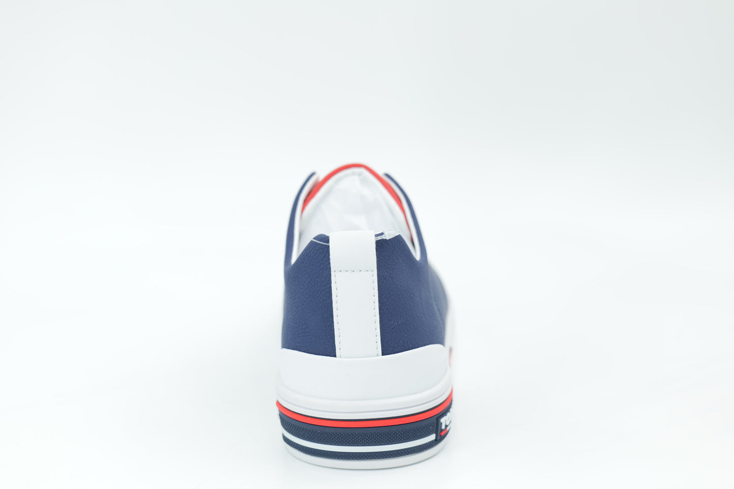 Casual sneakers