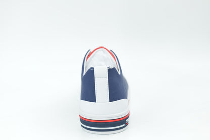 Casual sneakers
