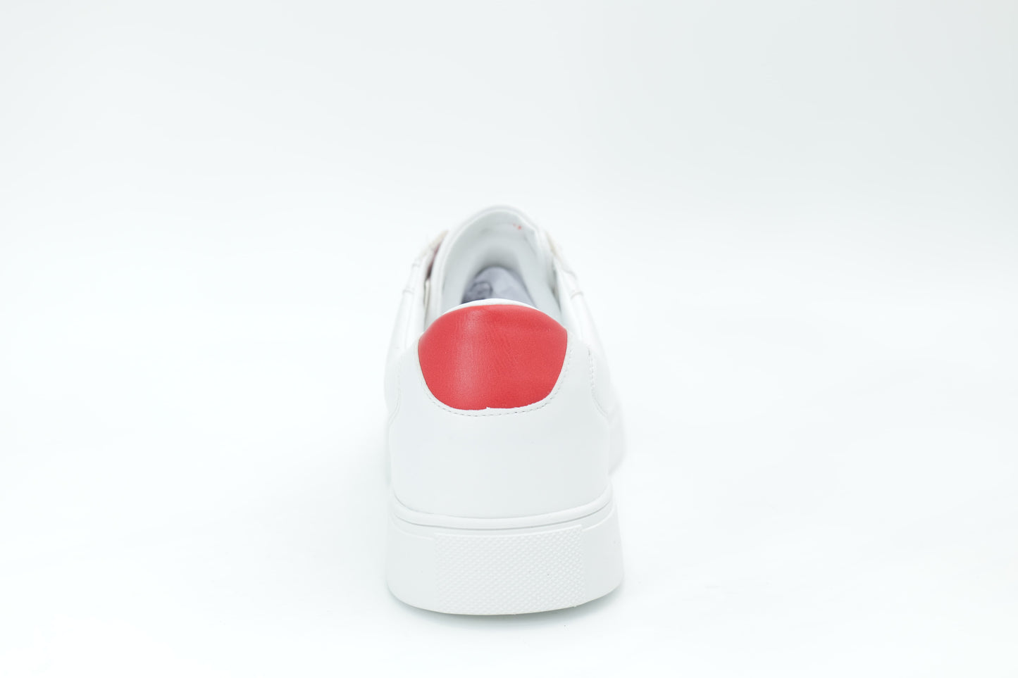 Casual sneakers