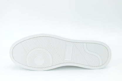 Casual sneakers