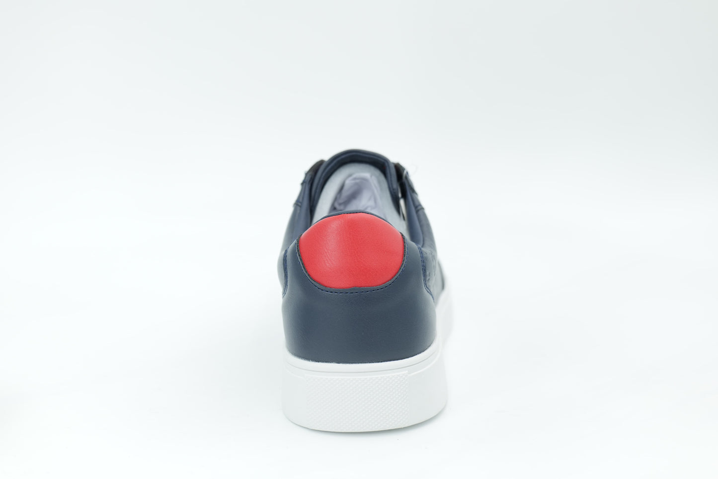 Casual sneakers