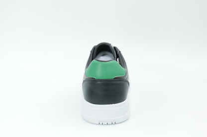 Casual sneakers