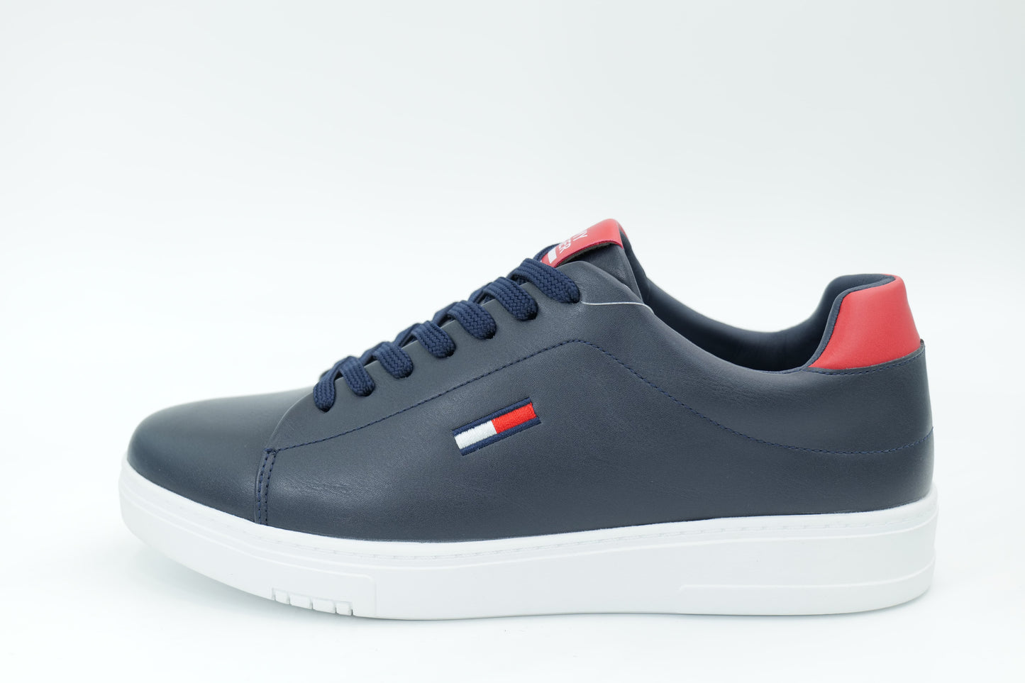 Casual sneakers