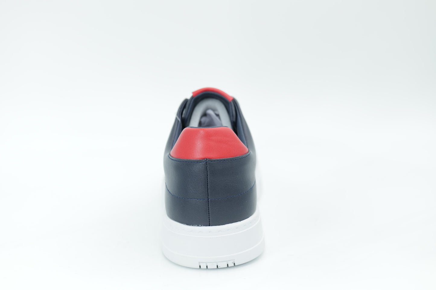 Casual sneakers