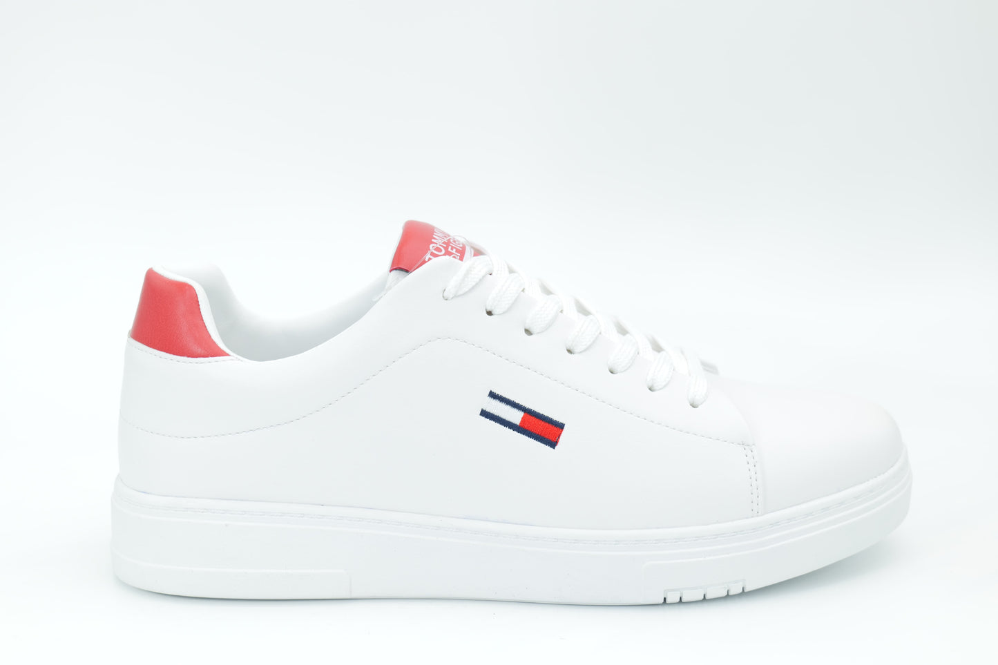 Casual sneakers