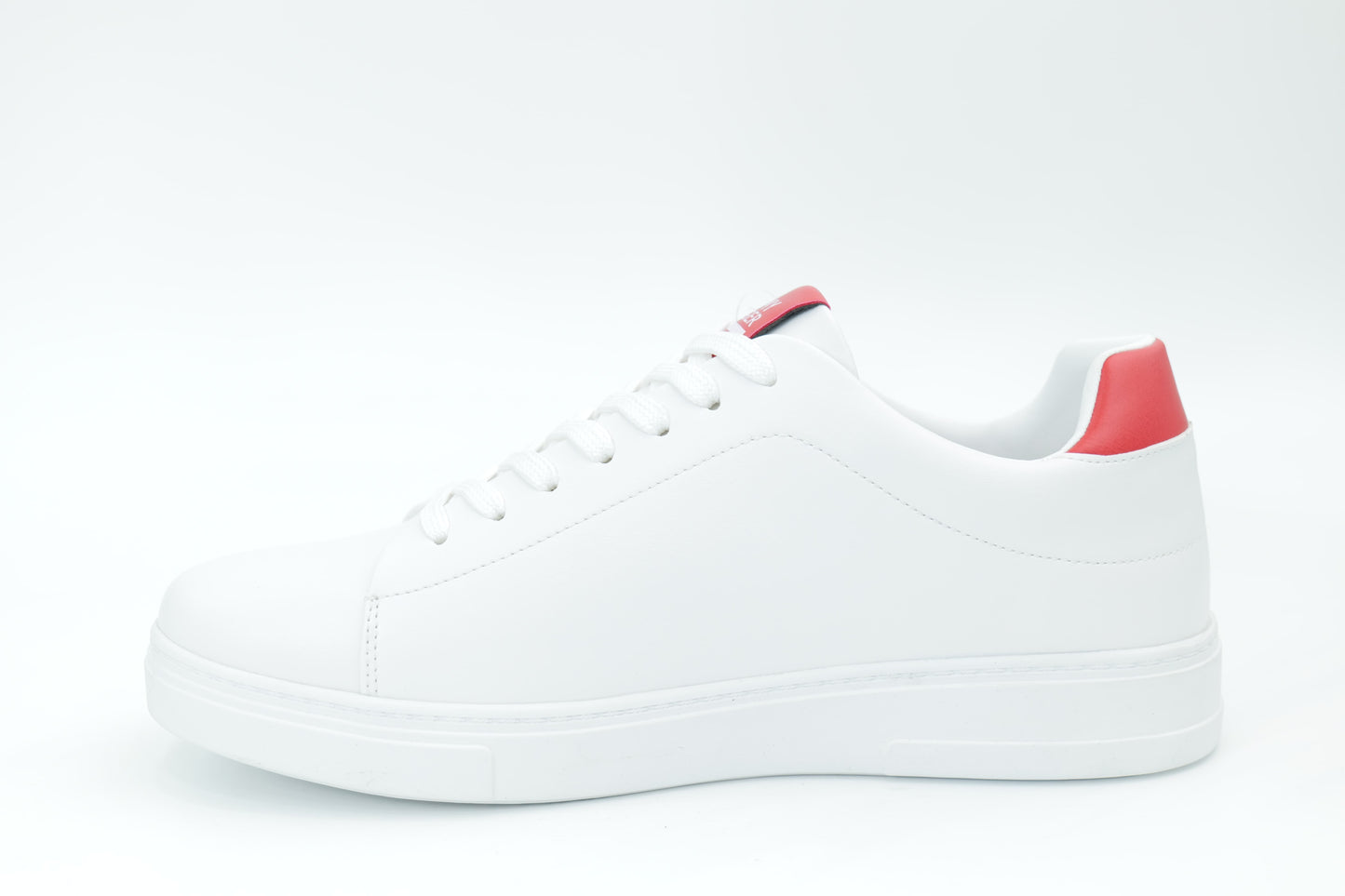 Casual sneakers
