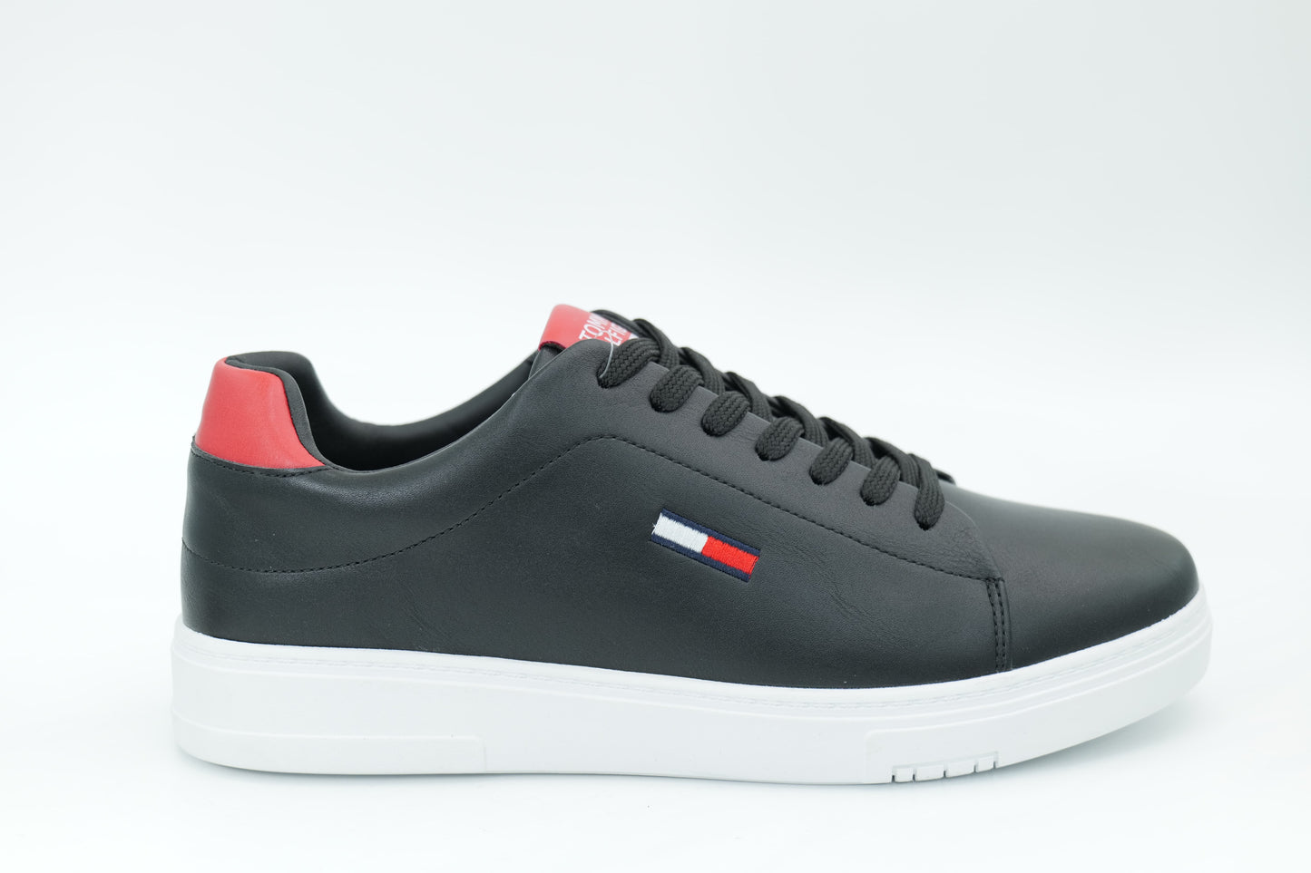 Casual sneakers