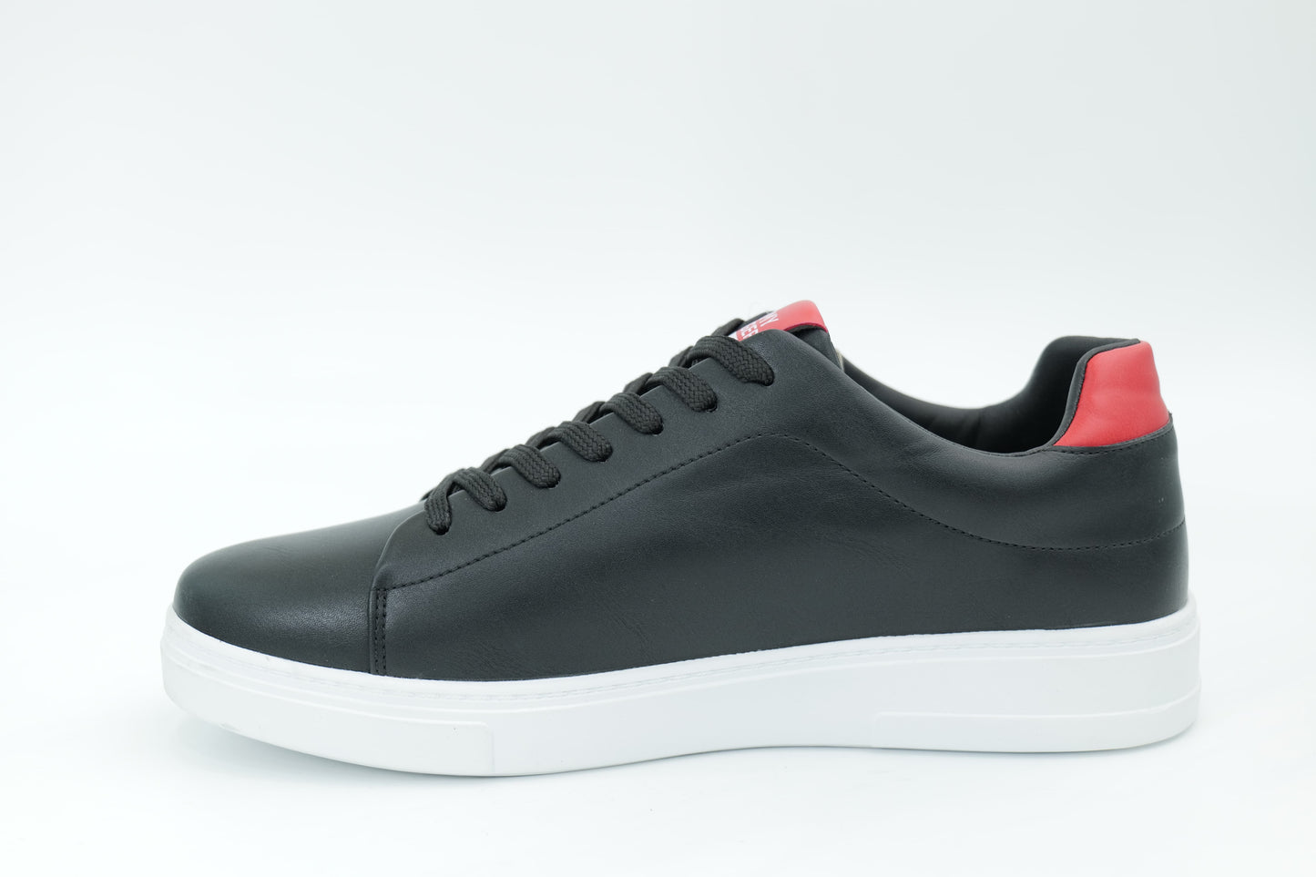 Casual sneakers