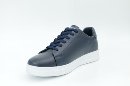 Casual sneakers