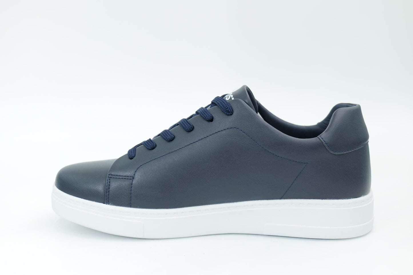 Casual sneakers