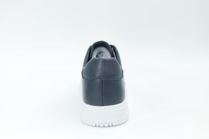 Casual sneakers
