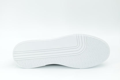 Casual sneakers