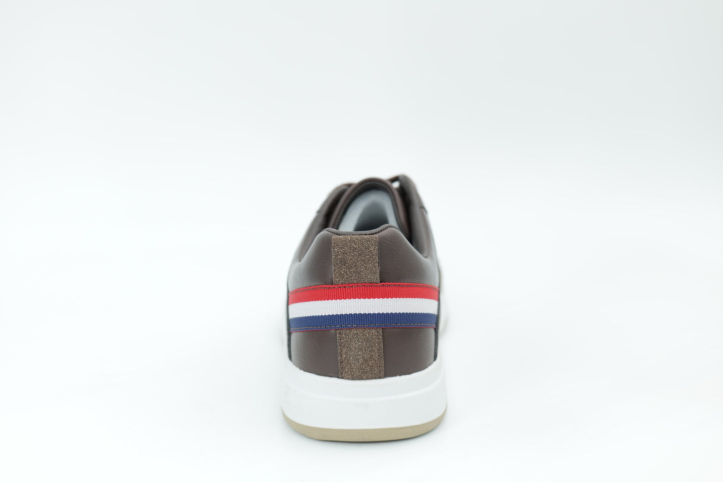 Casual sneakers