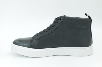 Casual sneakers
