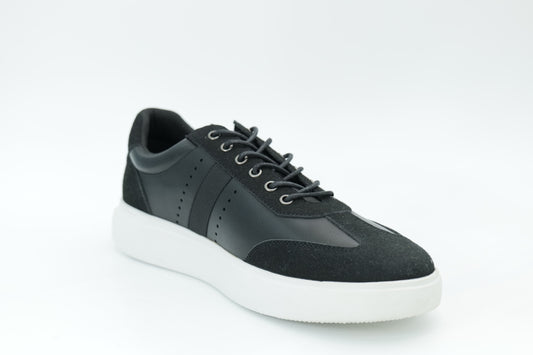 Casual sneakers