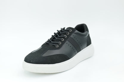 Casual sneakers
