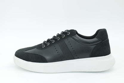 Casual sneakers