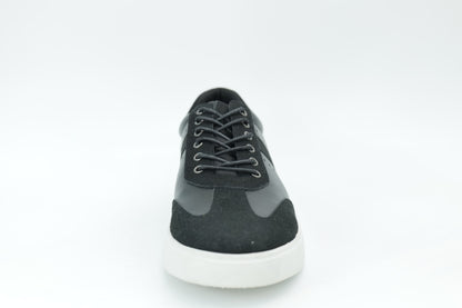 Casual sneakers