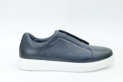 Casual sneakers
