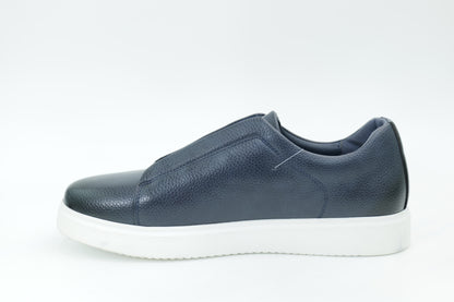 Casual sneakers
