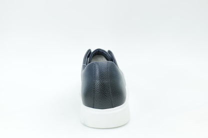 Casual sneakers