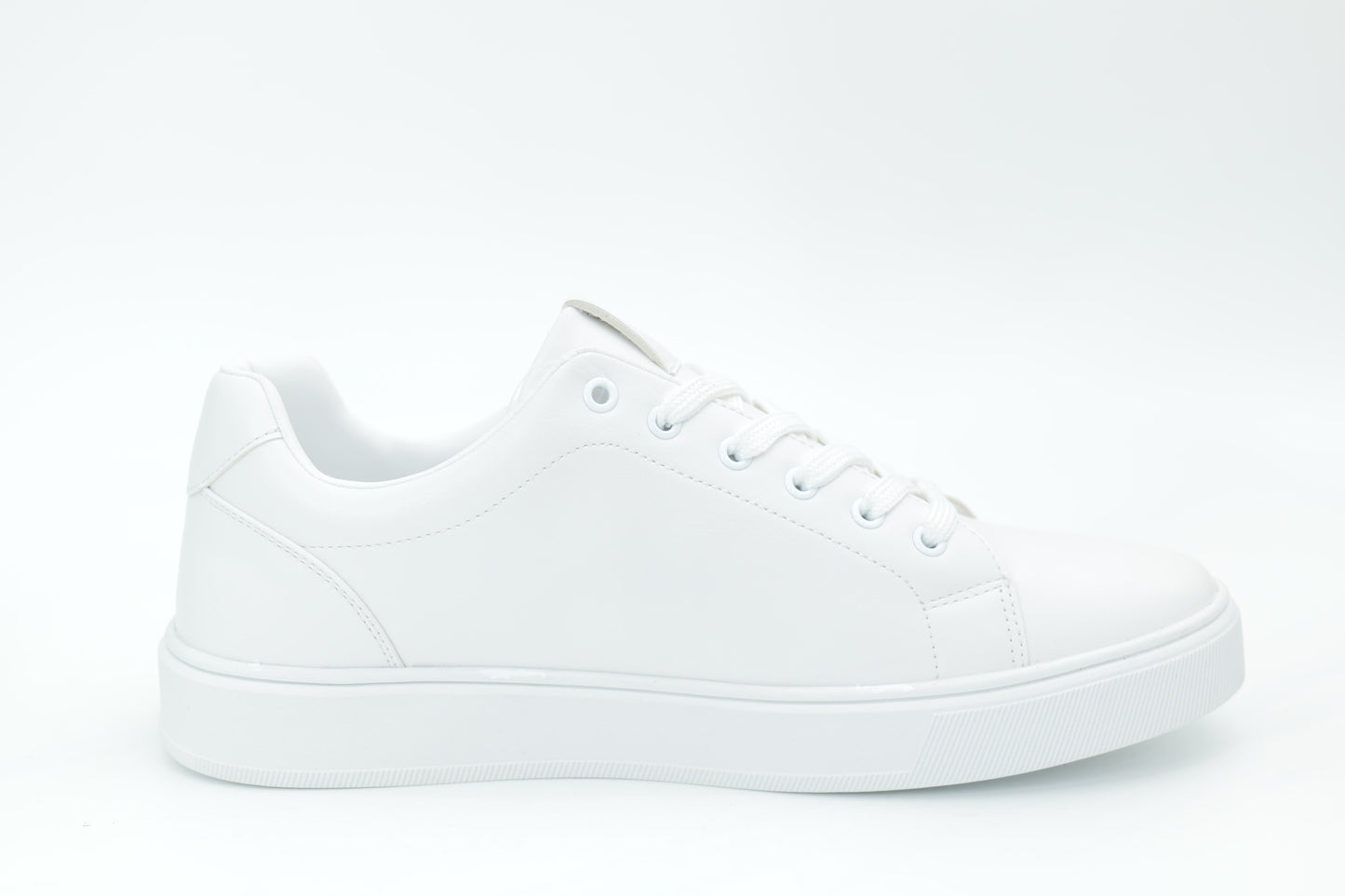 Casual sneakers