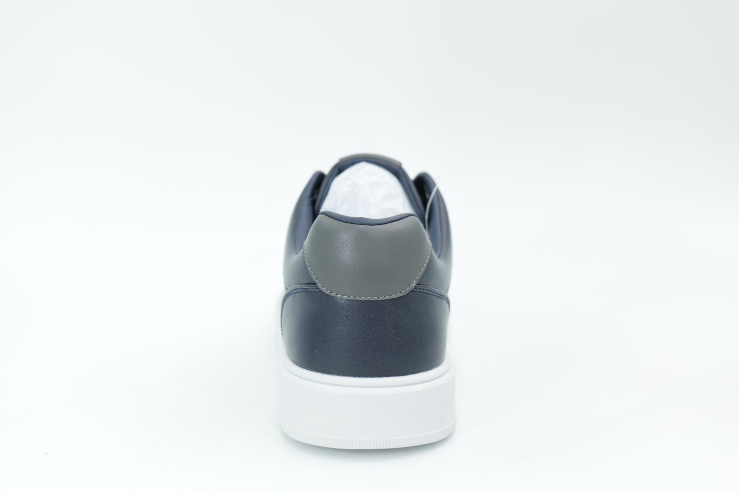 Casual sneakers