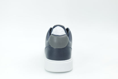 Casual sneakers