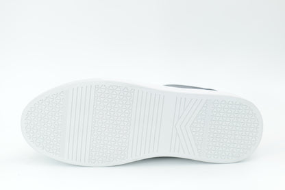 Casual sneakers